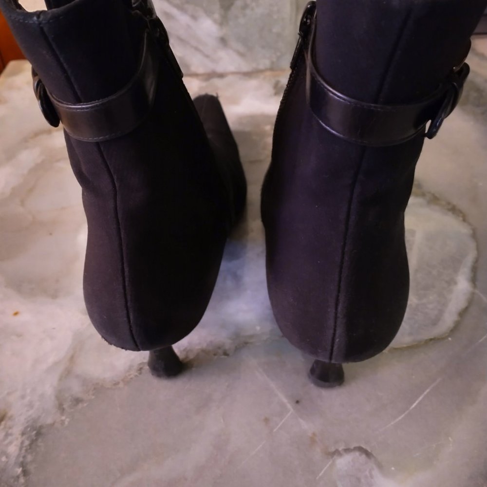 Stuart Weitzman Womens Pointed Toe Short Boots Bl… - image 3